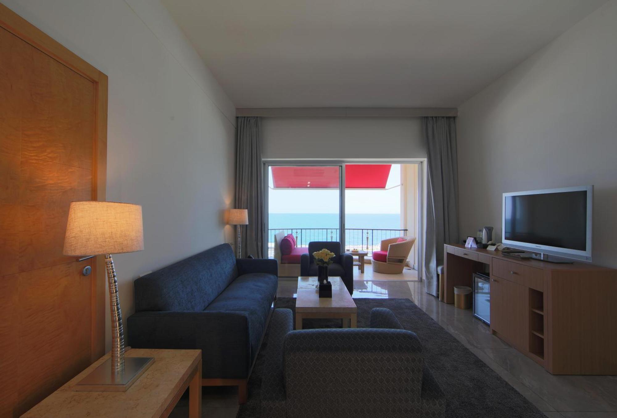 Riviera Hotel And Beach Lounge, Bejrút Exteriér fotografie